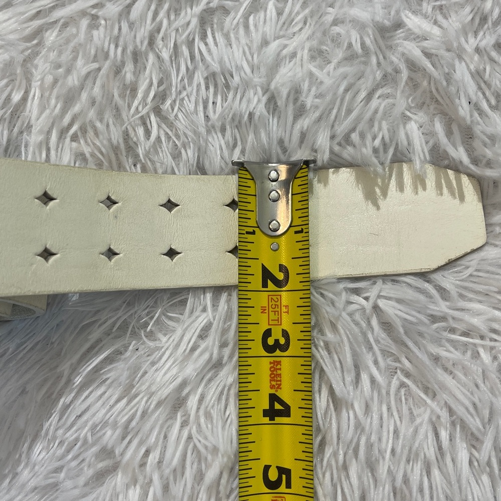 GOLDEN T Elegant White Leather Belt with Gold Buckle WOMENS SIZE 38 - Picture 6 of 6